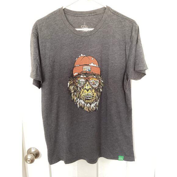 Wild Tribute Men's Legend Grows Short Sleeve Sasquatch T Shirt Gray Size Large - Picture 1 of 9